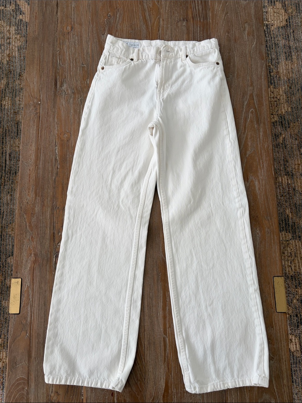 Zara size 4 Classic High-Rise Wide Leg Women's Jeans - White